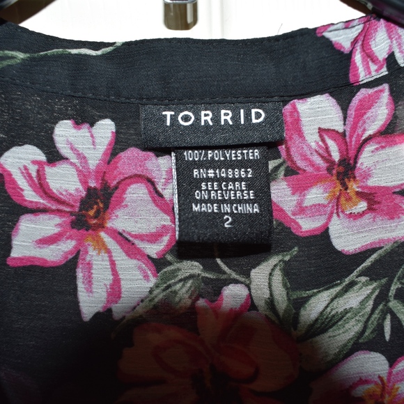 Black blouse with pink flowers - Picture 3 of 3